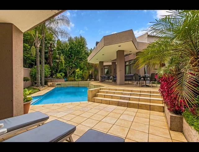 6 BEDROOM HOUSE FOR SALE IN BRYANSTON
